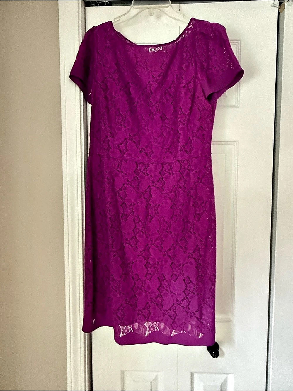 Elie Tahari Floral Lace Mini Dress in Purple Size 12 Like New